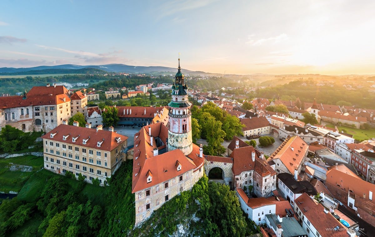 Český Krumlov Castle: A Renaissance Romance by the Vltava