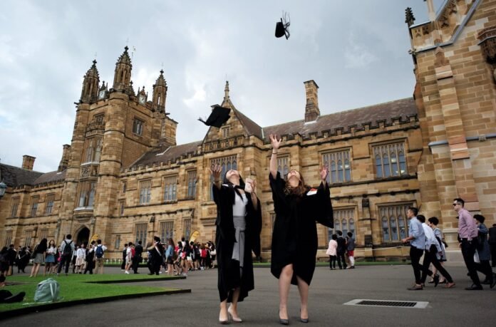 How to Apply for Scholarships at Australian Universities