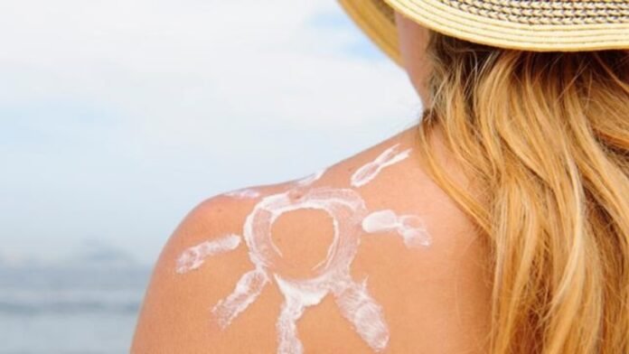 Easy Homemade Sunblock Recipe to Prevent Sunburn