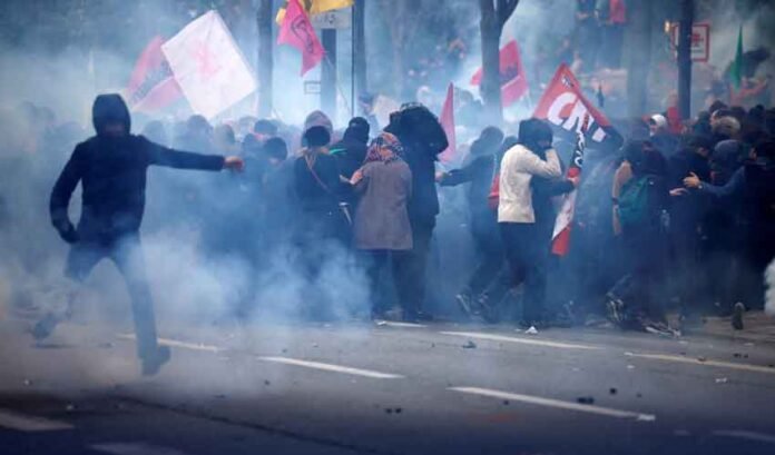 New Caledonia Unrest | Airport Closes Amidst Tensions