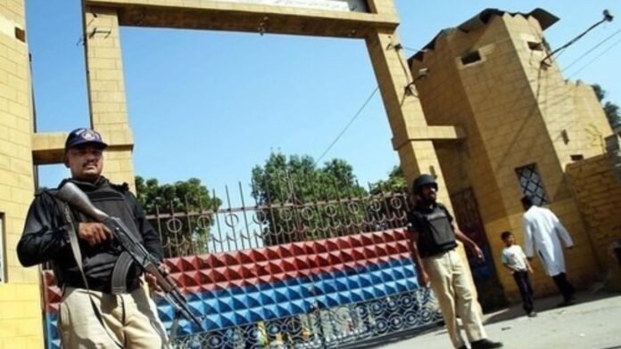 Karachi Central Jail suspects rob, escape