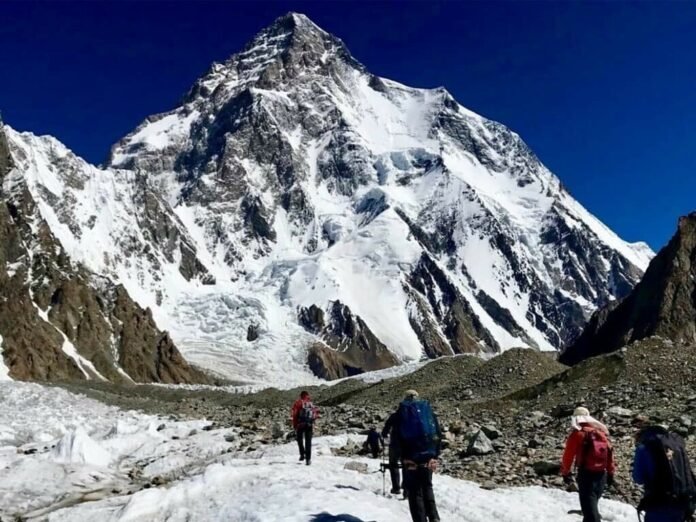 Two Japanese Climbers Missing