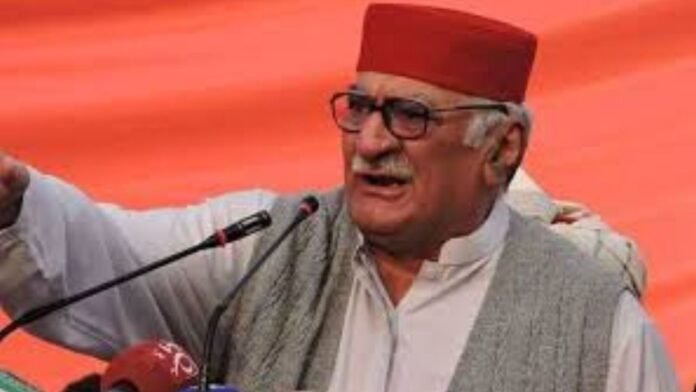 Asfandyar Wali Criticizes PTI Ban Calls for Democracy