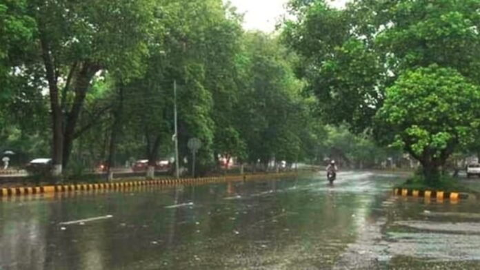 Rain Disrupts Power, Floods Lahore, Punjab, Karachi