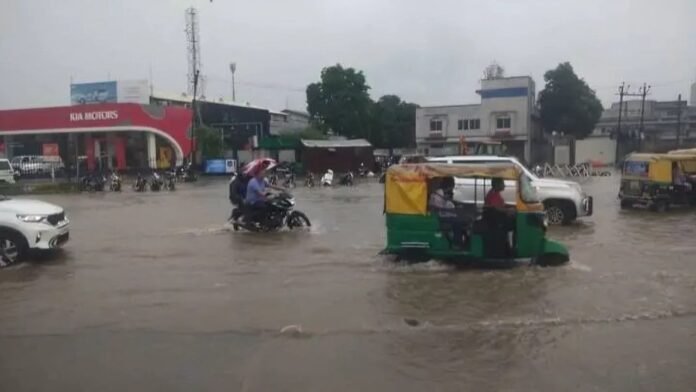 Heavy Rains in Gujarat 3 Dead, Thousands Evacuated