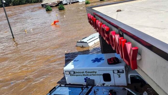 Patients, Staff Airlifted from Tennessee Hospital in Flood