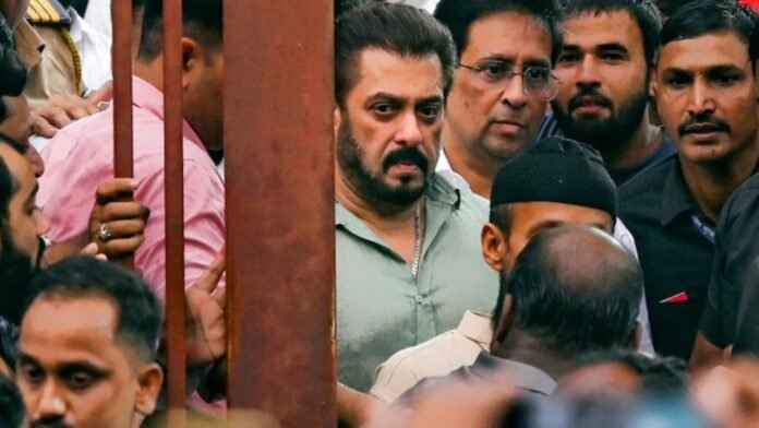 Salman Khan's Tearful Photos Go Viral After Baba Siddique